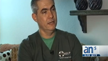 Desertan otros tres médicos cubanos en Brasil
