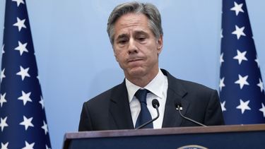 El secretario de Estado estadounidense Antony Blinken habla en conferencia de prensa en Tel Aviv, Israel, 30 de noviembre de 2023. (Saul Loeb/Pool Foto via AP)