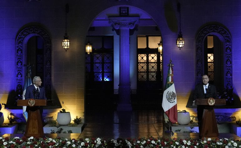 Presidente de México llega a Guatemala para tratar migración