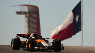 El piloto australiano de McLaren, Oscar Piastri, conduce su coche durante la carrera de automovilismo del Gran Premio de Fórmula 1 de EE. UU. en Austin, Texas, el domingo 19 de octubre de 2025. (AP Photo/Eric Gay)