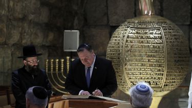 Trump dice EEUU debe reconocer soberanía israelí sobre Golán