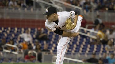 Phelps y Stanton dan a Marlins victoria de 6-0 ante Rockies