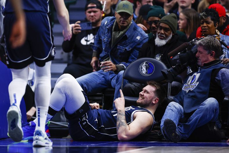 DEP-BAS PELICANS-MAVERICKS
