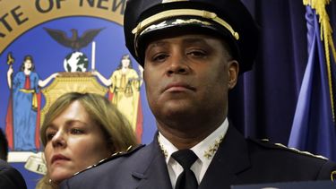 El jefe del Departamento de Policía de la ciudad de Nueva York, Philip Banks, asiste a una conferencia de prensa, en Nueva York, el 30 de enero de 2014. (AP Foto/Archivo)