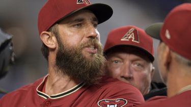 Smith y Dbacks vencen a Marlins, Bumgarner expulsado