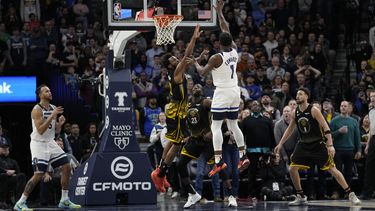 Timberwolves vencen a Warriors en tiempo extra 119-114