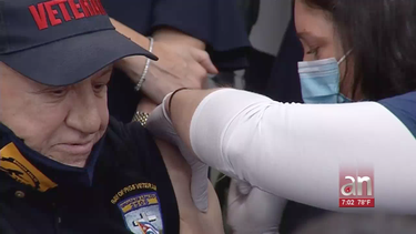 la jornada de vacunacion contra el coronavirus llega a los veteranos de la brigada 2506 en miami