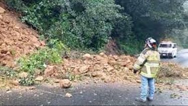 aumentan a 34 los muertos por deslave en transitada carretera del oeste de colombia