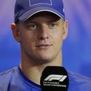 Tal como su padre, Schumacher deja Ferrari por Mercedes