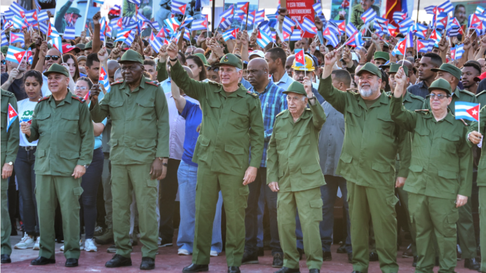 Díaz-Canel desafía a EEUU tras acto por Raúl Castro: El norte revuelto y brutal no nos conoce