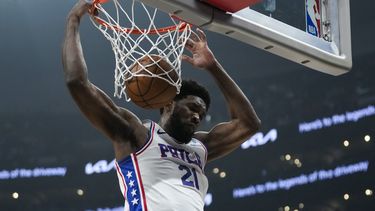 Embiid anota 41 puntos, 76ers dominan a Clippers