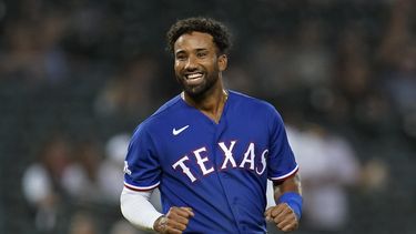 Durán vacía bases con triple en la 9na; Rangers ganan