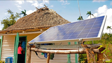 cuba elimina impuesto aduanero a paneles solares y baterias en medio de crisis energetica