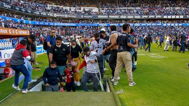 México suspende a 5 funcionarios tras gresca en fútbol