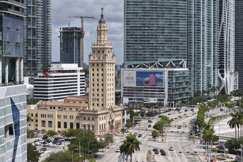 La Torre de la Libertad, en el centro de Miami, el 8 de agosto de 2025. (AP Foto/Daniel Kozin)