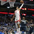 Rockets aprovechan ausencia de Doncic y vencen a los Mavs