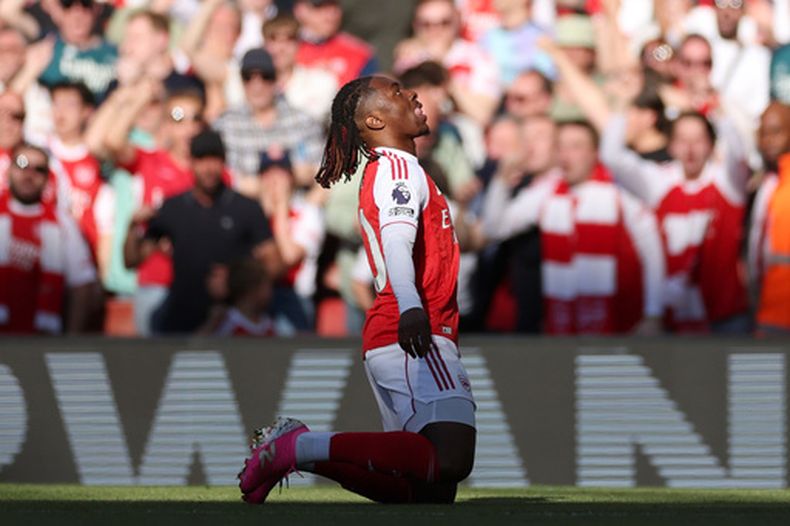 Eberechi Eze de Arsenal celebra tras abrir el marcador ante el Newcastle en la Liga Premier el sábado 25 de abril del 2026. (AP Foto/Ian Walton)