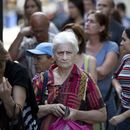 Venezolanos se preparan para nueva moneda y otras medidas