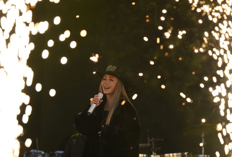 Chiquis durante su concierto en el primer día del festival Arre en la Ciudad de México el sábado 9 de septiembre de 2023. (Foto AP/Fernando Llano)