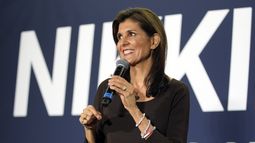 La precandidata presidencial republicana y exembajadora ante la ONU Nikki Haley habla en un evento de campaña el jueves 29 de febrero de 2024, en Falls Church, Virginia. (AP Foto/Alex Brandon)