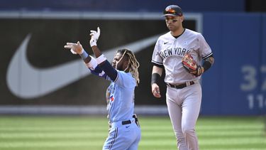 Azulejos frenan a Yanquis con 5to grand slam de Gurriel Jr.