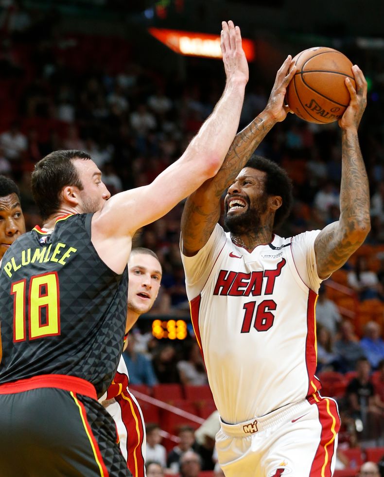 DEP-BAS_HAWKS-HEAT-0.jpg