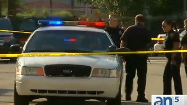 americateve | Una mujer es apuñalada por su ex novio frente a una escuela primaria en Flagler. Se cree que los celos fueron el móvil del crimen.