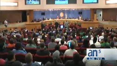 Candente la Comisión de Miami-Dade