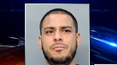 americateve | La policía de Hialeah arrestó al sospechoso de robar un caro anillo de compromiso en una joyería del centro comercial Westland.