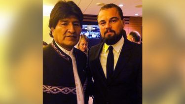 americateve | La estrella "verde" de Hollywood habló frente los presidentes en la Cumbre del Clima de la ONU. Se sacó una foto con el boliviano Evo Morales y disparó: "Yo me gano la vida actuando, pero ustedes no"