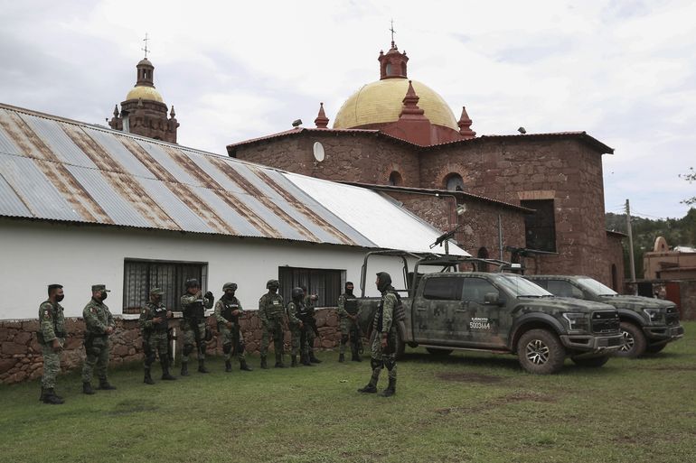 AP Explica la muerte de dos jesuitas asesinados en México