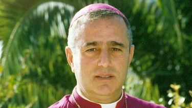 americateve | 'Aún medio siglo después se habla de revolución, se alaba a ésta, pero la gente no sabe cómo alimentar a sus propios hijos', dijo el nuncio del Papa en una misa en Italia. Quisiera permanecer en la isla "cuando el régimen socialista haya te