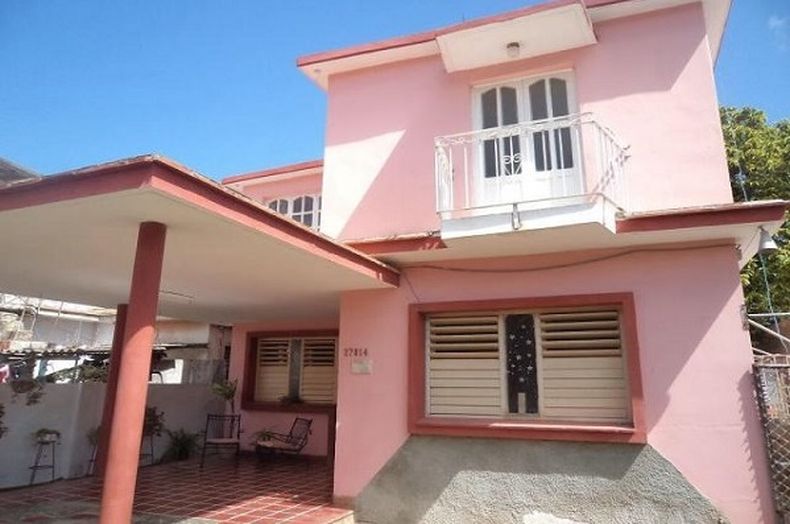 Gran mito de la "revolución" cubana el que todos en la isla tienen acceso a una vivienda digna. Mito poco hablado, poco debatido y poco analizado.