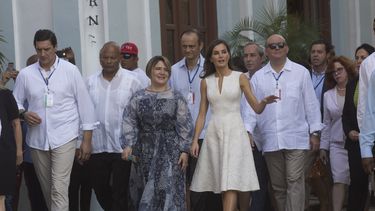 critican el vestido invernal de la primera dama de cuba