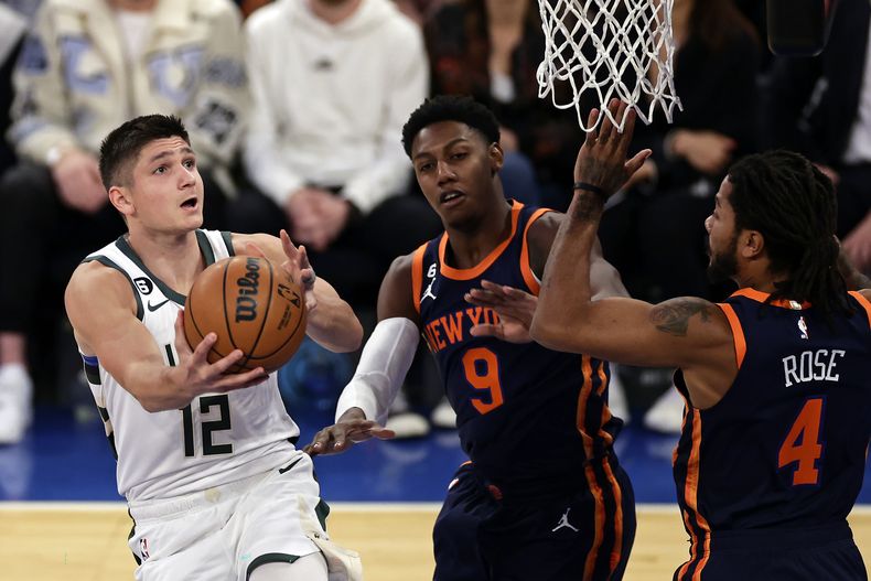 DEP-BAS BUCKS-KNICKS