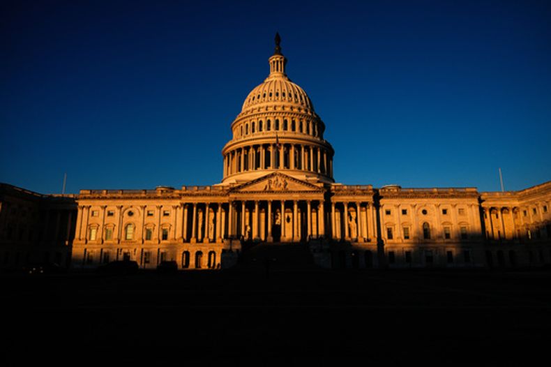 Vista del Capitolio de EEUU poco después del amanecer, el 16 de diciembre de 2025, en Washington. (Foto AP/Julia Demaree Nikhinson, Archivo)