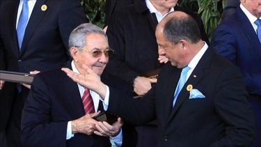 solis y raul castro conversan en la habana sobre la crisis migratoria
