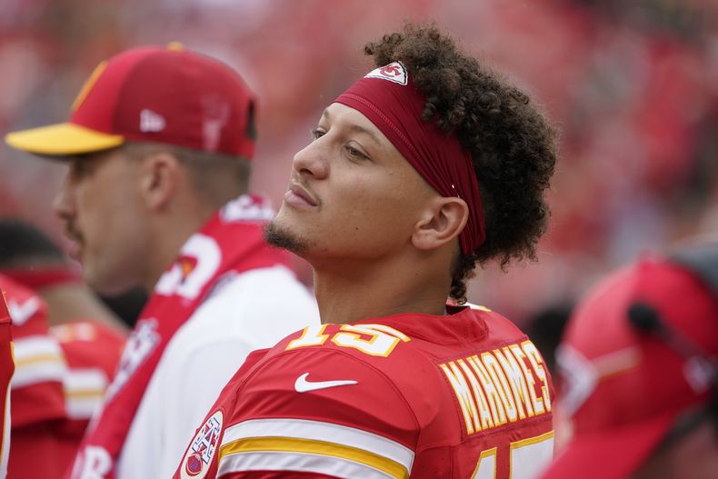 El quarterback Patrick Mahomes de los Chiefs de Kansas City durante un un partido de pretemporada ante los Browns de Cleveland, el sábado 25 de agosto de 2023 (AP Foto/Ed Zurga)