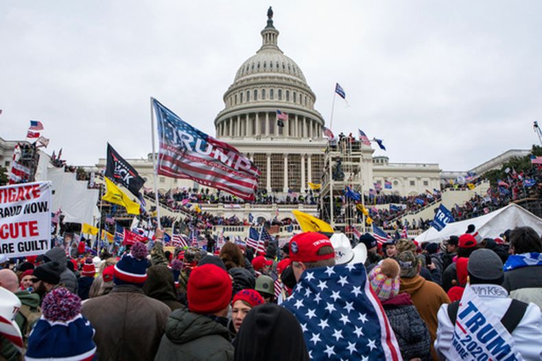 El asalto al Capitolio por seguidores del presidente Donald Trump en Washington el 6 de enero del 2021. (AP foto/Jose Luis Magana)