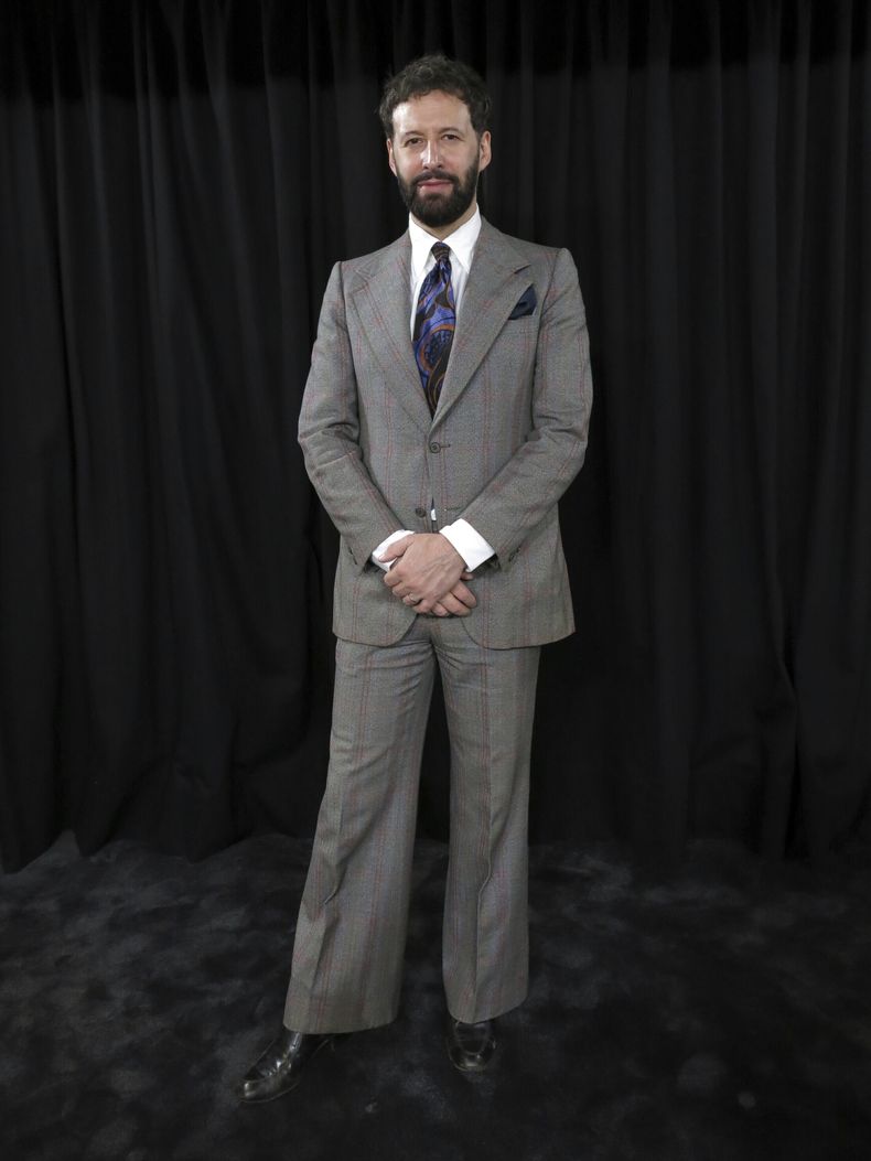 El músico y productor mexico-francés Adán Jodorowsky posa para un retrato durante una entrevista en la Ciudad de México, el jueves 31 de julio de 2025. (Foto AP/Berenice Bautista)
