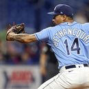 Rays ganan con Bethancourt como receptor, bateador y pitcher