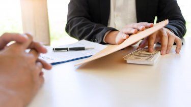 Proponen combatir el inversionismo político mediante un proyecto de ley