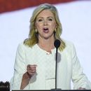ARCHIVO - La senadora Marsha Blackburn, republicana de Tennessee, habla durante el primer día de la Convención Nacional Republicana, el 15 de julio de 2024, en Milwaukee. (AP Foto/J. Scott Applewhite, Archivo)