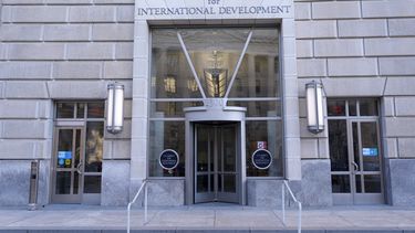 Esta fotografía del sábado 1 de febrero de 2025 muestra la Agencia de Estados Unidos para el Desarrollo Internacional (USAID, por sus siglas en inglés), en Washington. (AP Foto/Carolyn Kaster)