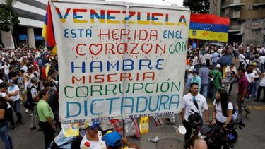 venezuela dominada por el socialismo internacional encabezado por cuba