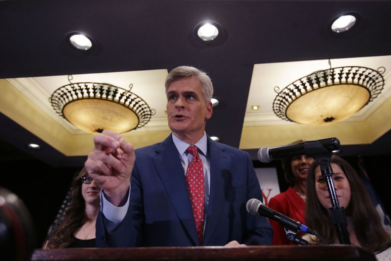Bill Cassidy, candidato senatorial republicano por Luisiana, habla en un mitin con simpatizantes en Baton Rouge, Luisiana, el 4 de noviembre del 2014. (Foto AP/Gerald Herbert)
