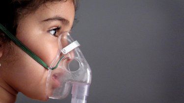 Brotes de influenza provocan marcada alza en ausencias en las escuelas públicas del país