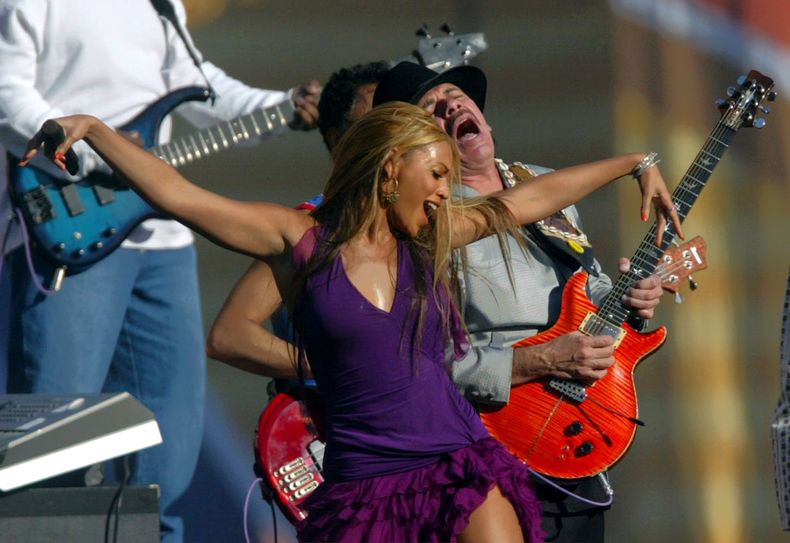 ESP-CEL_CARLOS_SANTANA-BEYONCE-0.jpg