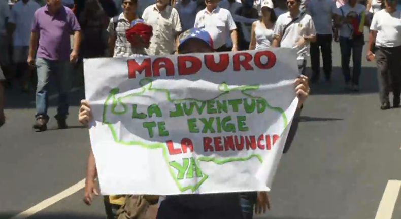 EXIGEN RENUNCIA DE MADURO.png