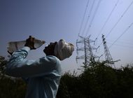 ola de calor provoca apagones y cuestiona el carbon en india